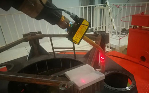 上6尊龙机械人焊接工作站