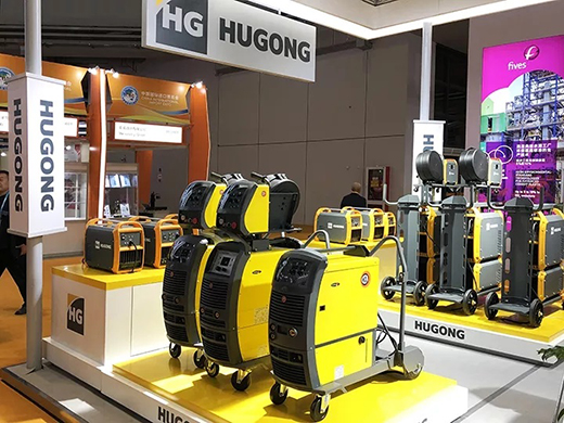 进博会首日Z6尊龙意大利CEA展位展品Z6尊龙CEA数字化焊机